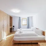 Chasa Anna * سكول